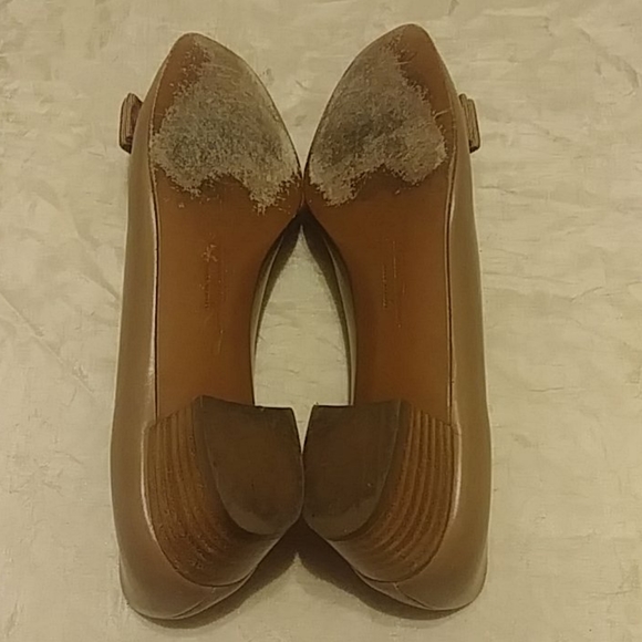 Salvatore Ferragamo Leather Bow Low Pump - Picture 5 of 6